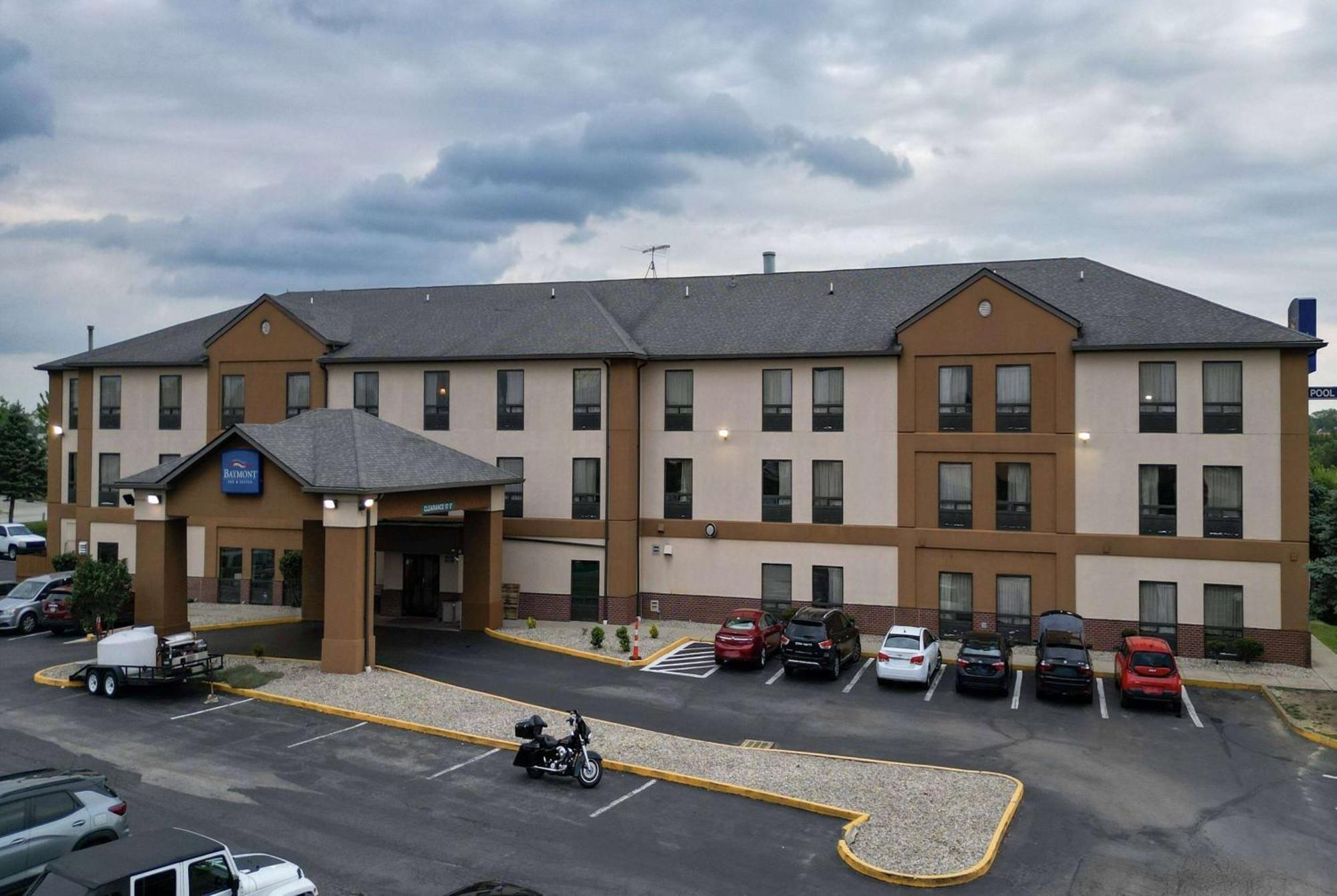 Baymont By Wyndham Mason Hotel Exterior photo