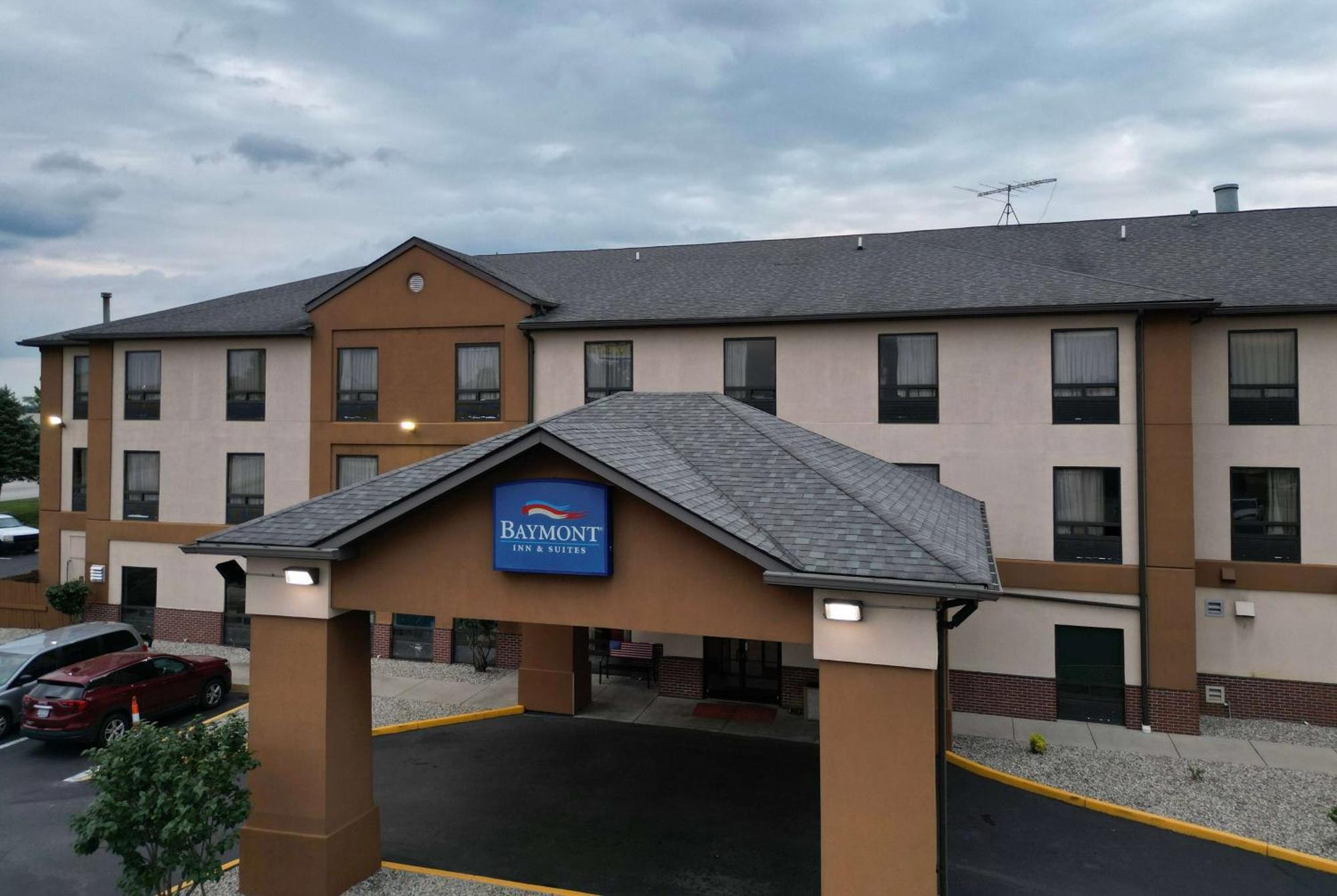 Baymont By Wyndham Mason Hotel Exterior photo