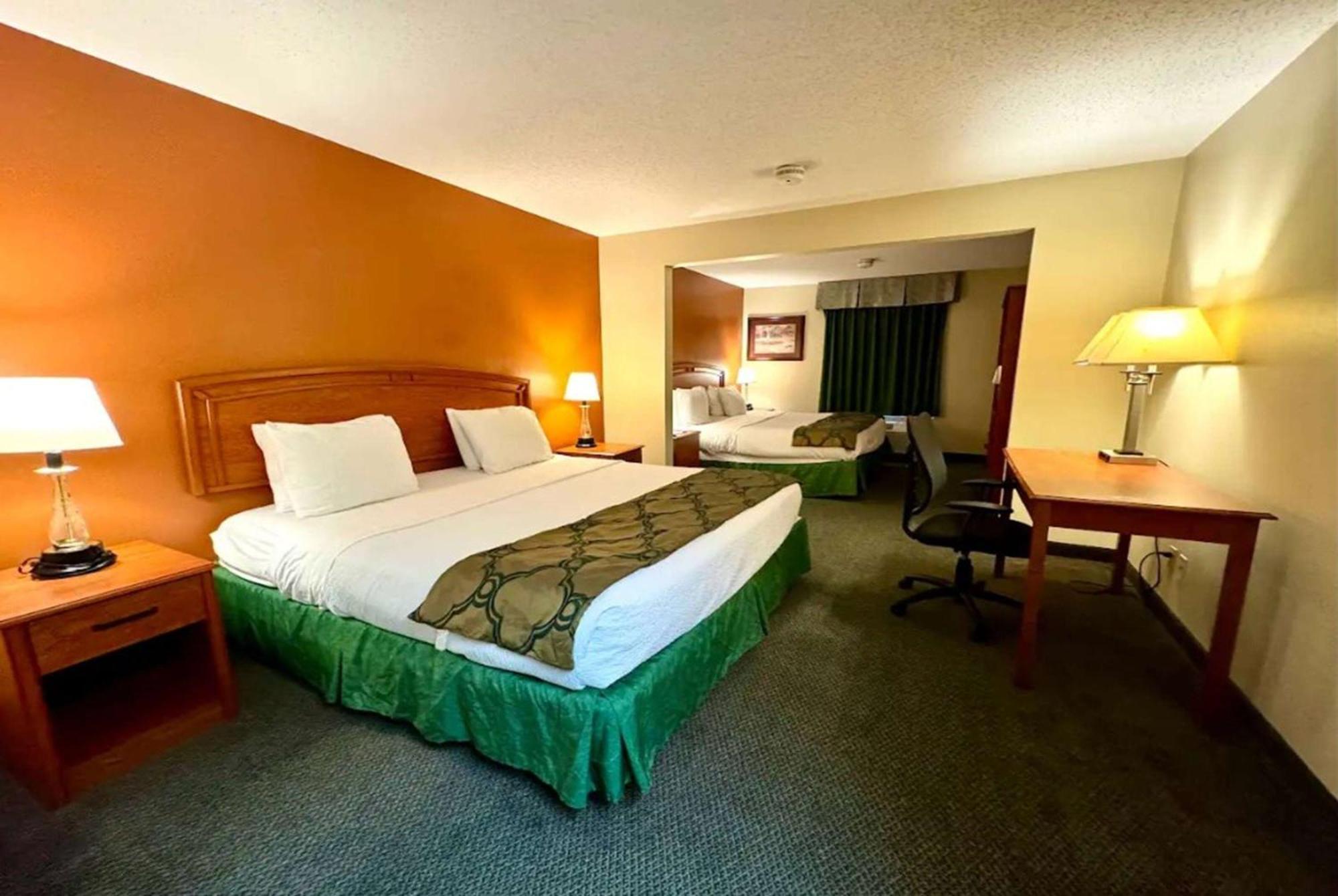 Baymont By Wyndham Mason Hotel Exterior photo